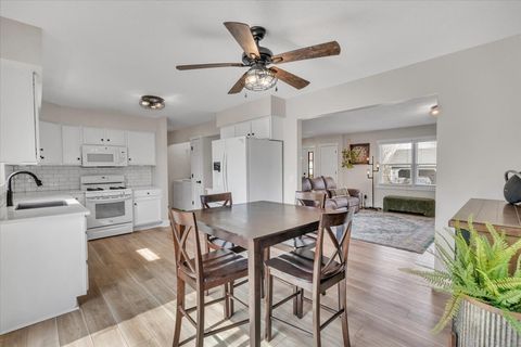 Tiny photo for 729 W 59th Street, Davenport, IA 52806 (MLS # 12600258)