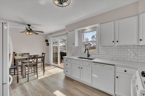 Tiny photo for 729 W 59th Street, Davenport, IA 52806 (MLS # 12600258)