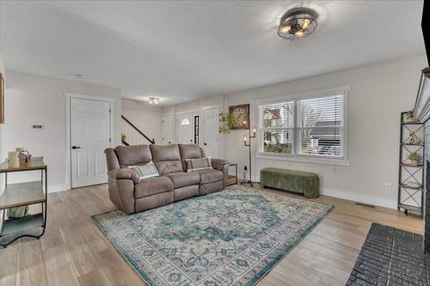 Tiny photo for 729 W 59th Street, Davenport, IA 52806 (MLS # 12600258)