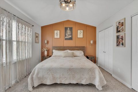 Tiny photo for 729 W 59th Street, Davenport, IA 52806 (MLS # 12600258)