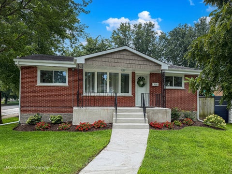 Photo of 7101 W 114th Place, Worth, IL 60482 (MLS # 12734380)