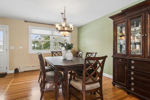 Tiny photo for 331 S Rammer Avenue, Arlington Heights, IL 60004 (MLS # 12570711)