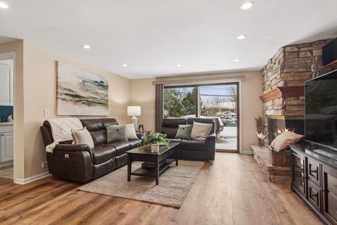 Tiny photo for 331 S Rammer Avenue, Arlington Heights, IL 60004 (MLS # 12570711)