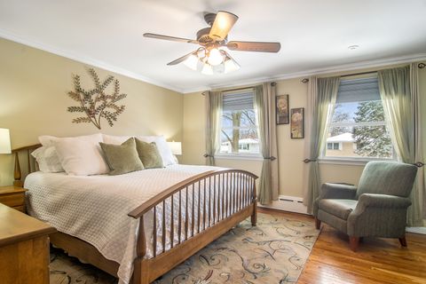 Tiny photo for 331 S Rammer Avenue, Arlington Heights, IL 60004 (MLS # 12570711)