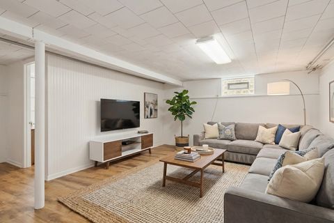 Tiny photo for 331 S Rammer Avenue, Arlington Heights, IL 60004 (MLS # 12570711)