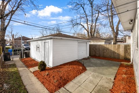 Tiny photo for 12552 S Harvard Avenue, Chicago, IL 60628 (MLS # 12490758)
