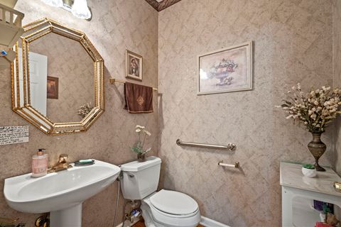 Tiny photo for 6725 N Cicero Avenue, Lincolnwood, IL 60712 (MLS # 12479955)