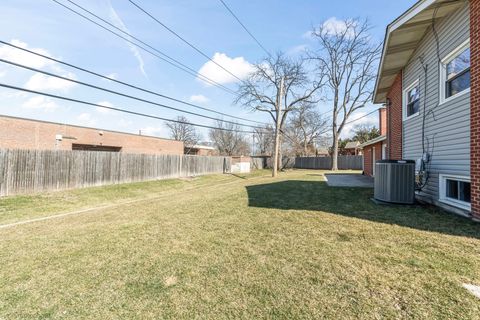 Tiny photo for 457 N Comfort Lane, Palatine, IL 60067 (MLS # 12583598)