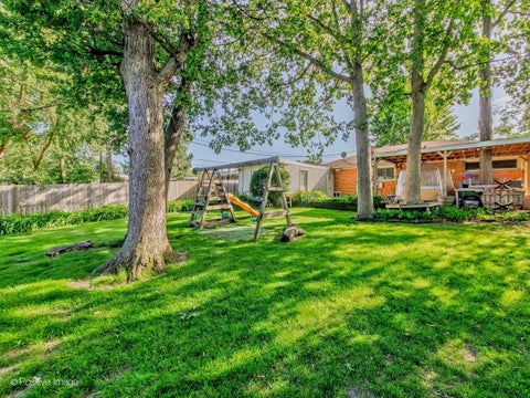 Tiny photo for 1025 Longaker Road, Northbrook, IL 60062 (MLS # 12686113)
