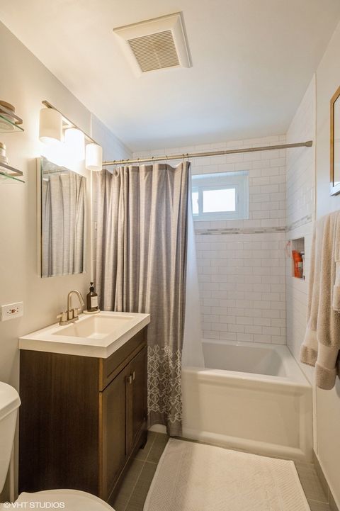 Tiny photo for 208 South Boulevard #D, Evanston, IL 60202 (MLS # 12592611)