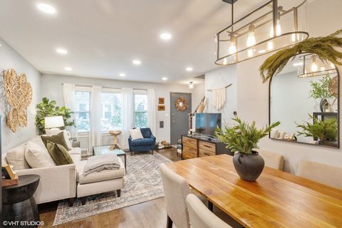 Tiny photo for 208 South Boulevard #D, Evanston, IL 60202 (MLS # 12592611)