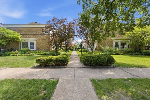 Tiny photo for 208 South Boulevard #D, Evanston, IL 60202 (MLS # 12592611)