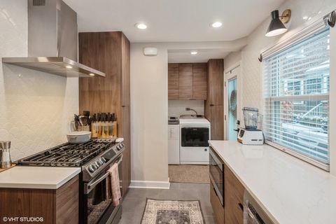 Tiny photo for 208 South Boulevard #D, Evanston, IL 60202 (MLS # 12592611)