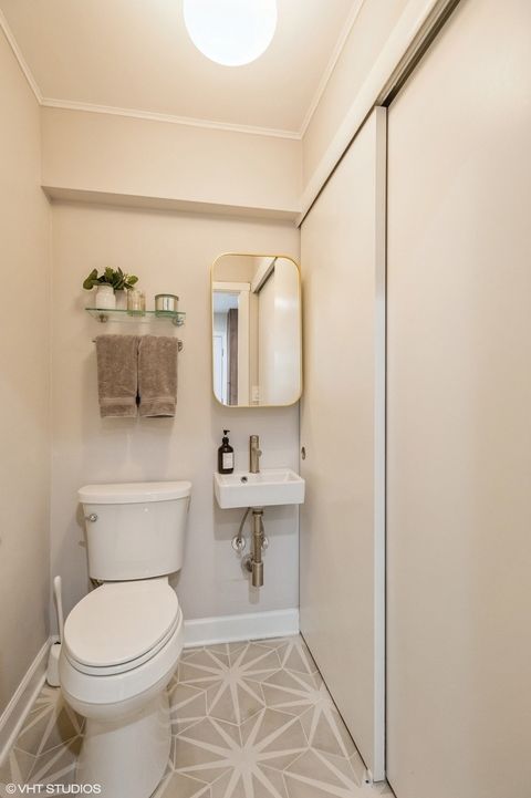 Tiny photo for 208 South Boulevard #D, Evanston, IL 60202 (MLS # 12592611)