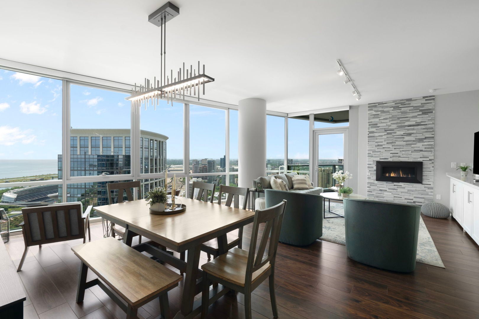 1201 S Prairie Avenue 3605