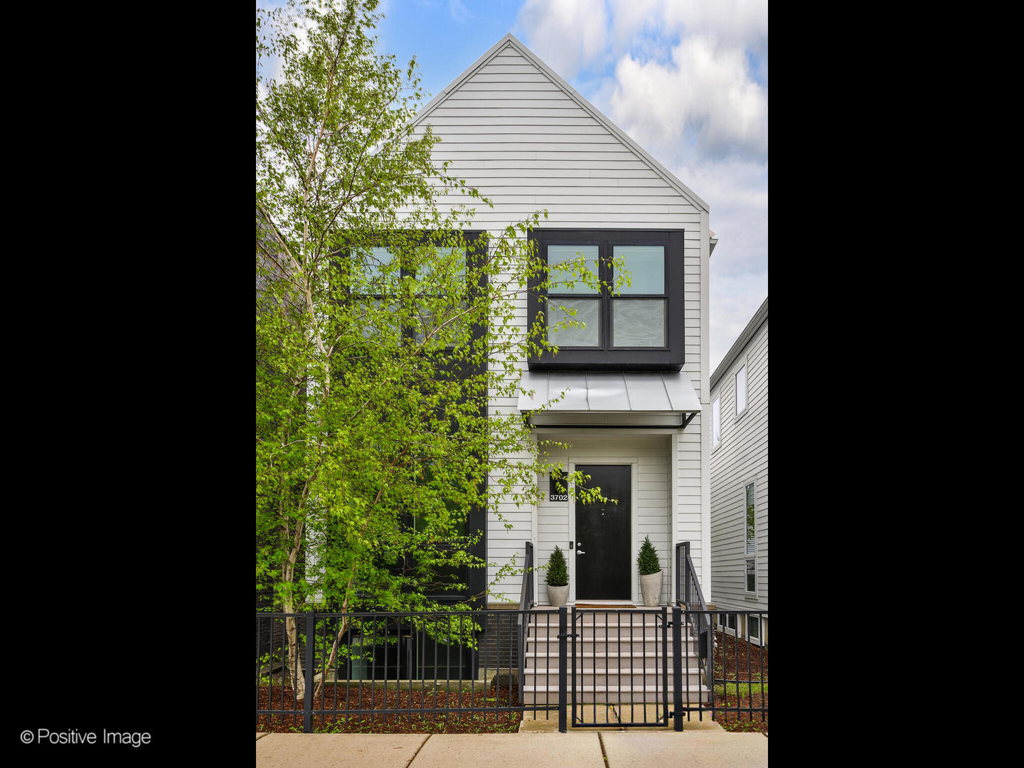 3702 N Milwaukee Avenue