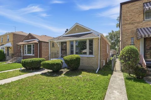 Photo of 555 E 105th Street, Chicago, IL 60628 (MLS # 12694612)