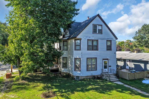 2208 EMMAUS AVE, ZION, IL 60099 - Image d2c3e0a2f441a73a8aab4f010cc4ece4/3280585328
