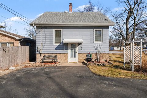 Tiny photo for 17858 Ridgewood Avenue, Lansing, IL 60438 (MLS # 12576614)