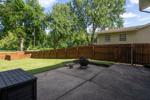 Tiny photo for 1717 Fairmeadows Drive, Bettendorf, IA 52722 (MLS # 12719591)