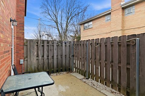 Tiny photo for 200 Linn Court #C, North Aurora, IL 60542 (MLS # 12576795)
