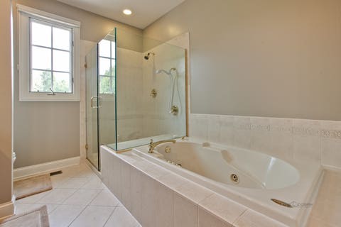 Tiny photo for 655 S Buckingham Court, Lake Forest, IL 60045 (MLS # 12723483)