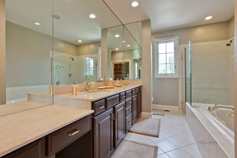 Tiny photo for 655 S Buckingham Court, Lake Forest, IL 60045 (MLS # 12723483)
