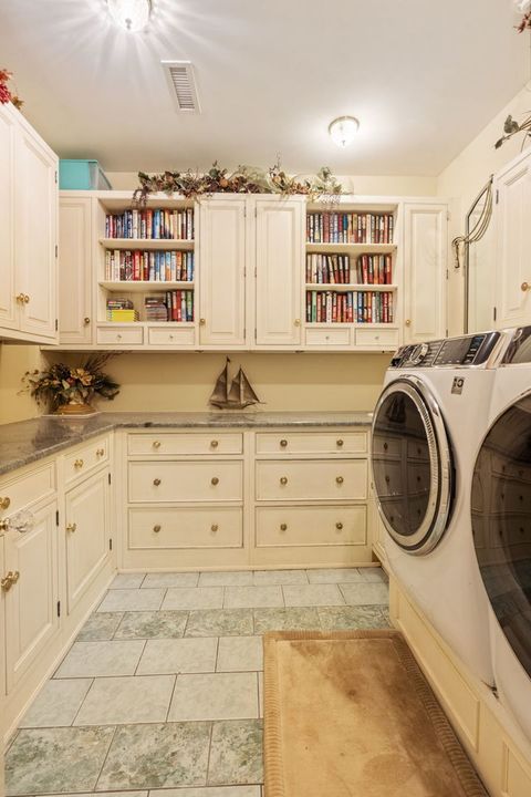 Tiny photo for 561 W 58th Street, Hinsdale, IL 60521 (MLS # 12511280)