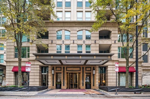 Photo of 25 E Superior Street #3601, Chicago, IL 60611 (MLS # 12658344)