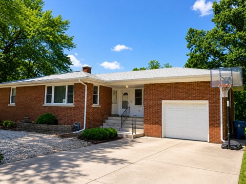 Photo of 1304 THEODORE Street, Crest Hill, IL 60403 (MLS # 12762735)