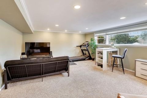 Tiny photo for 713 S William Street, Mount Prospect, IL 60056 (MLS # 12571893)