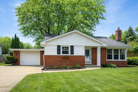 Photo of 713 S William Street, Mount Prospect, IL 60056 (MLS # 12571893)