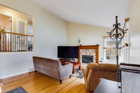 Tiny photo for 713 S William Street, Mount Prospect, IL 60056 (MLS # 12571893)