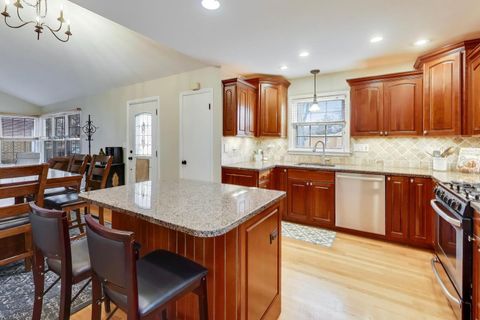 Tiny photo for 713 S William Street, Mount Prospect, IL 60056 (MLS # 12571893)