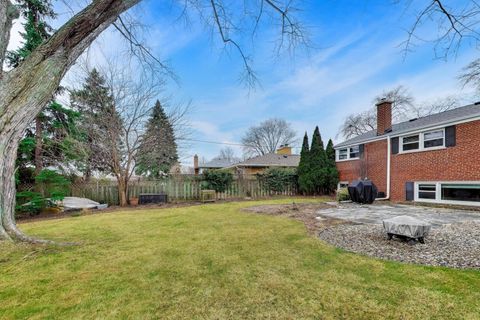 Tiny photo for 713 S William Street, Mount Prospect, IL 60056 (MLS # 12571893)