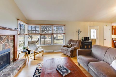 Tiny photo for 713 S William Street, Mount Prospect, IL 60056 (MLS # 12571893)