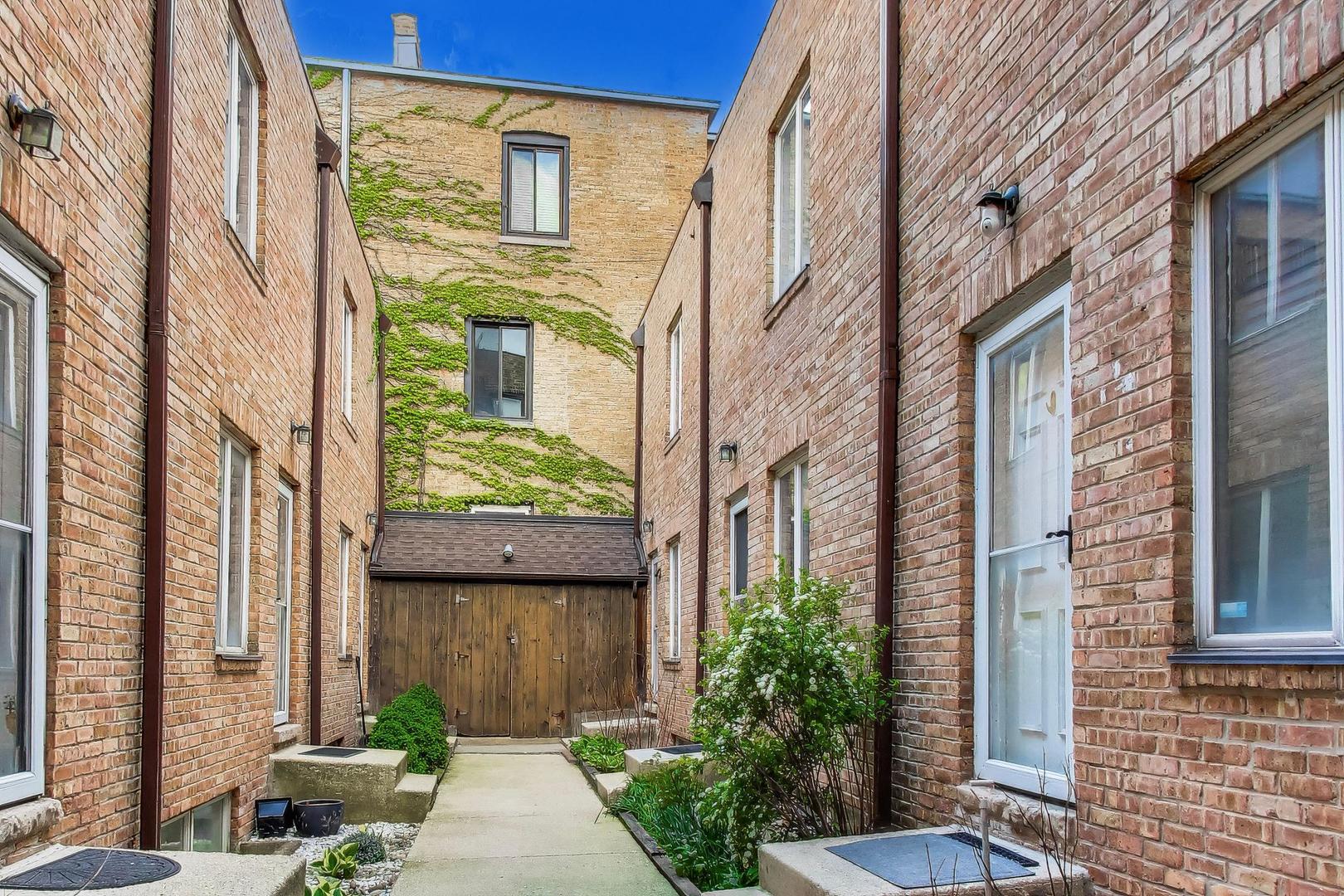 858 W Ainslie Street 858A