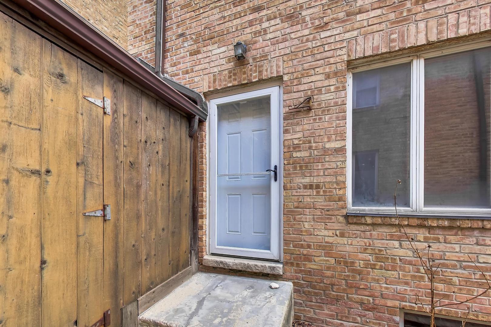 858 W Ainslie Street 858A