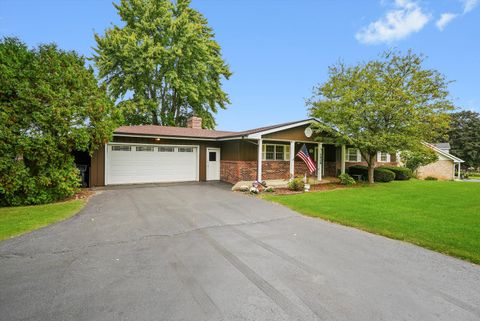 Tiny photo for 1406 W Lincoln Road, McHenry, IL 60051 (MLS # 12486543)