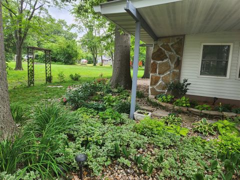 Tiny photo for 211 E Depew Street, Odin, IL 62870 (MLS # 12649804)