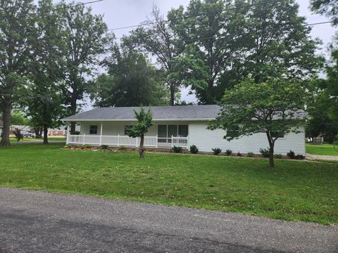 Tiny photo for 211 E Depew Street, Odin, IL 62870 (MLS # 12649804)