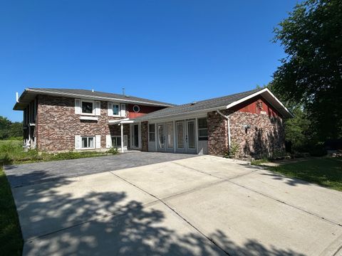 194 S Collins Street South Elgin IL 60177