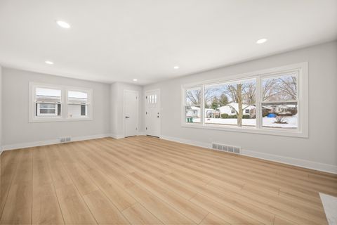 Tiny photo for 400 Kishwaukee Drive, Sycamore, IL 60178 (MLS # 12547889)