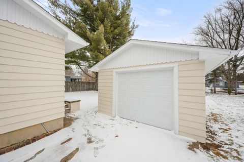 Tiny photo for 400 Kishwaukee Drive, Sycamore, IL 60178 (MLS # 12547889)