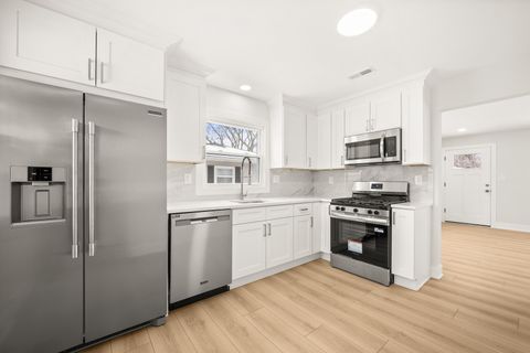 Tiny photo for 400 Kishwaukee Drive, Sycamore, IL 60178 (MLS # 12547889)