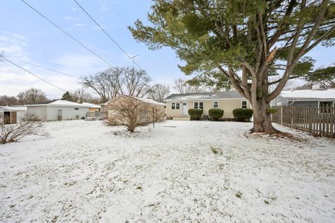 Tiny photo for 400 Kishwaukee Drive, Sycamore, IL 60178 (MLS # 12547889)