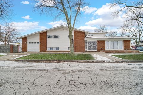 Photo of 11601 S Laflin Street, Chicago, IL 60643 (MLS # 12531432)