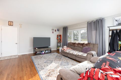 Tiny photo for 612 Silbury Court, McHenry, IL 60050 (MLS # 12679522)