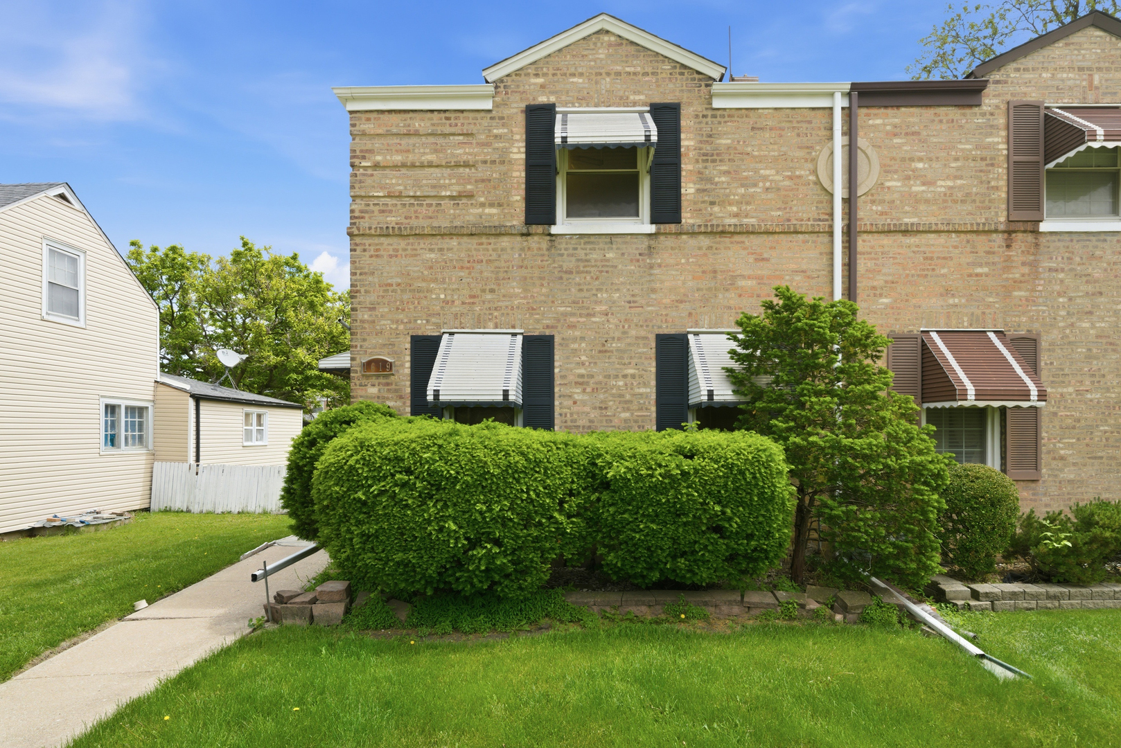 Properties 1 1619 N 19th Avenue