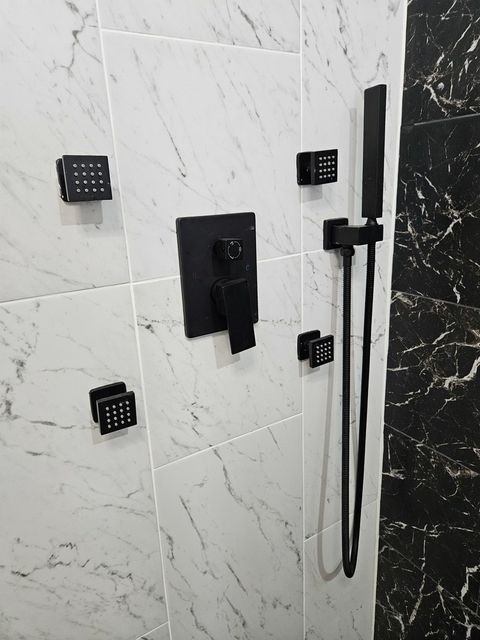 Tiny photo for 8548 S Essex Avenue, Chicago, IL 60617 (MLS # 12533702)